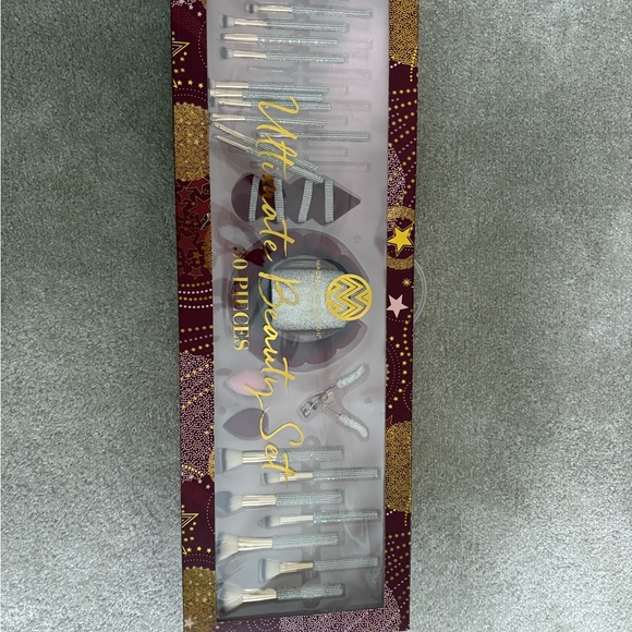 Viral Bling Rhinestone 30 Piece Make Up Brushes Set - Picture 3 of 10